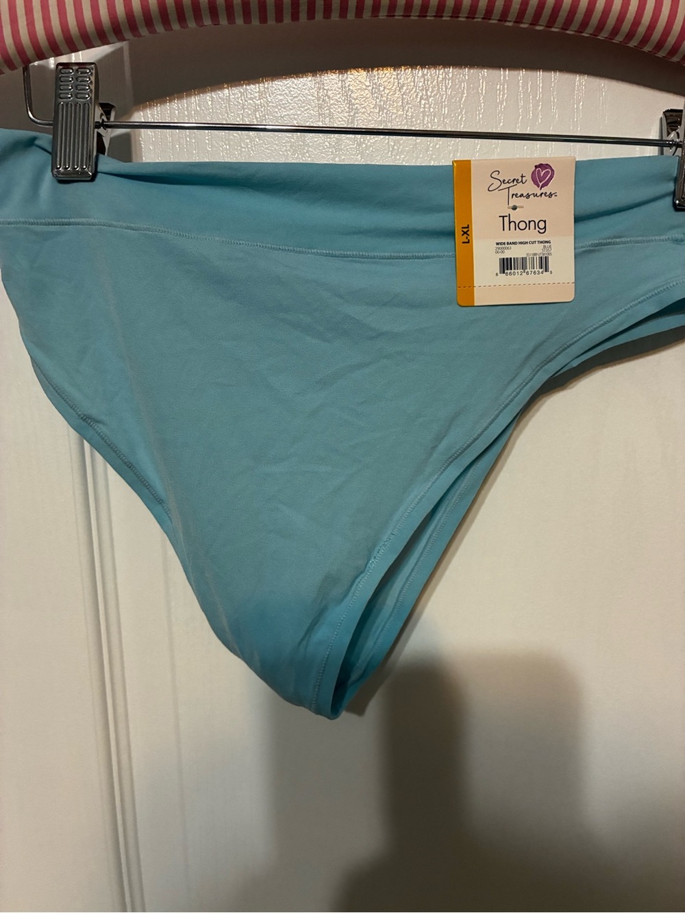 Sweet Treasures thong NWT